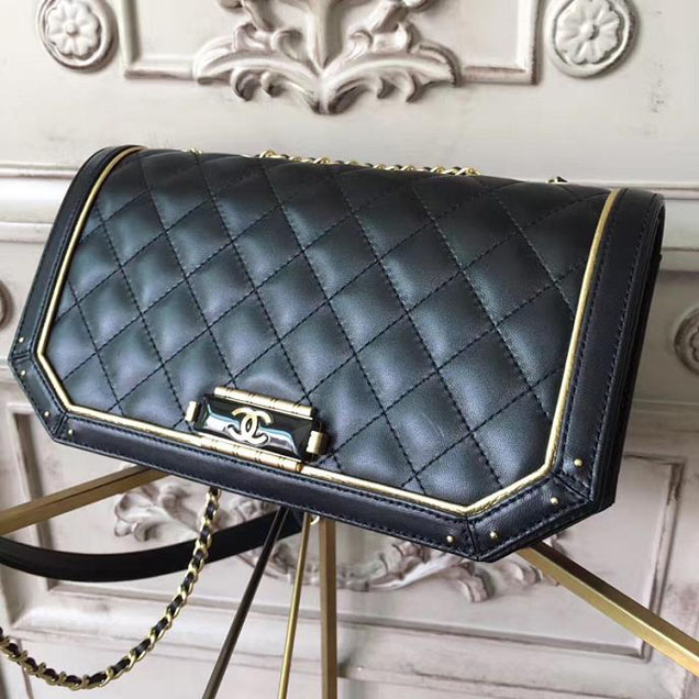 Chanel CC Clasp Medium 25cm Flap Bag Lambskin Metallic Leather Satchel Bag Metiers D’Art Pre-Fall 2017 Collection Black