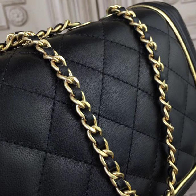 Chanel CC Clasp Medium 25cm Flap Bag Lambskin Metallic Leather Satchel Bag Metiers D’Art Pre-Fall 2017 Collection Black
