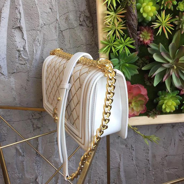Chanel Chain Quilted Iconic Boy Bag 25cm Lambskin Leather Pre-Fall 2017 Collection White