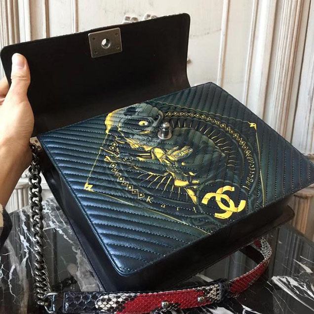 Chanel Flap Shoulder Chevron Bag 28cm Python Lambskin Leather Fall Winter 2017 Act 2 Collection Black