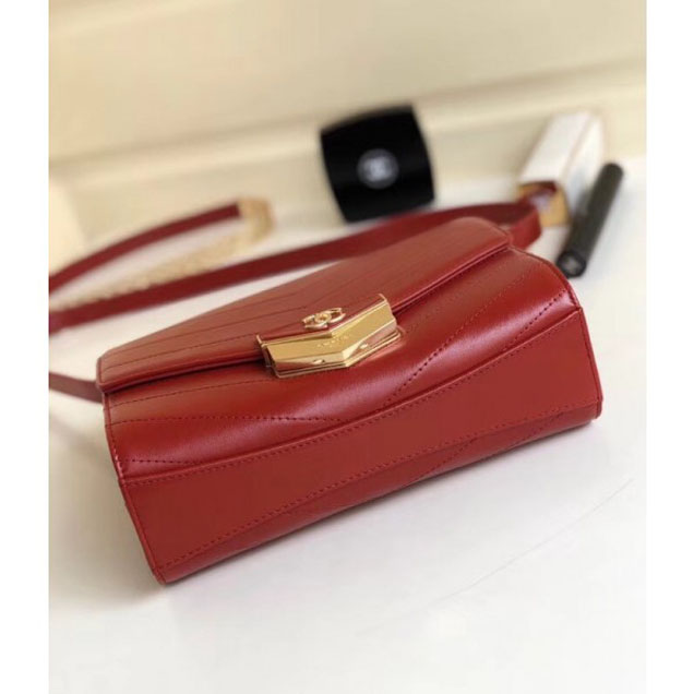 Chanel Chevron Calfskin Gold-Tone Metal Mini Flap Bag A57490 Red 2018