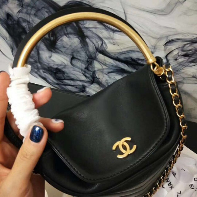 Chanel Chevron Lambskin Handle with Chic Bucket Bag A57861 Black 2018 Collection