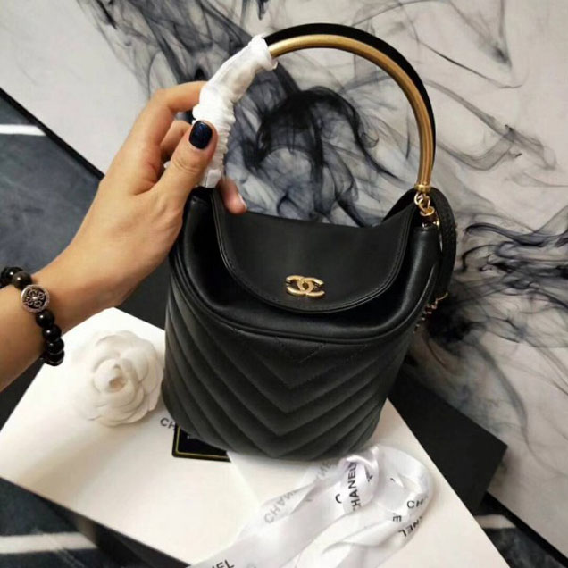 Chanel Chevron Lambskin Handle with Chic Bucket Bag A57861 Black 2018 Collection