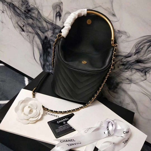 Chanel Chevron Lambskin Handle with Chic Bucket Bag A57861 Black 2018 Collection