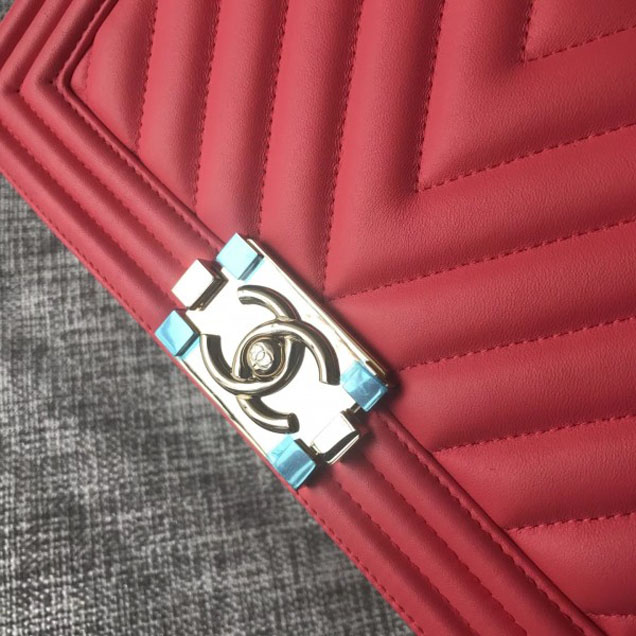 Chanel Shine Gold Hardware Boy Chevron Flap Medium Bag Dark Pink