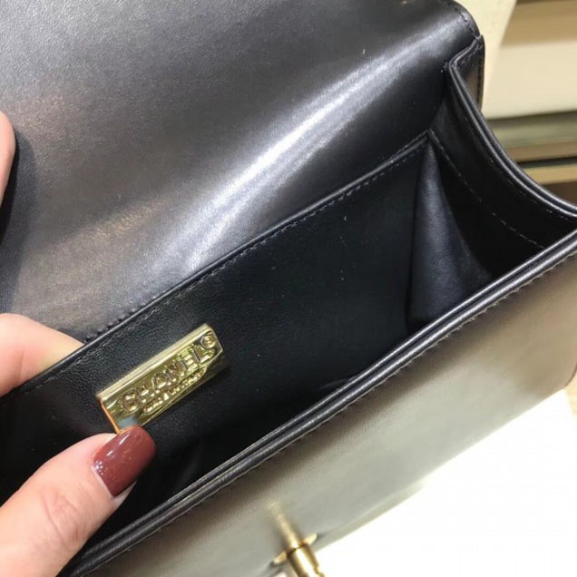 Chanel Lizard Pattern Boy Flap Shoulder Medium Bag Black