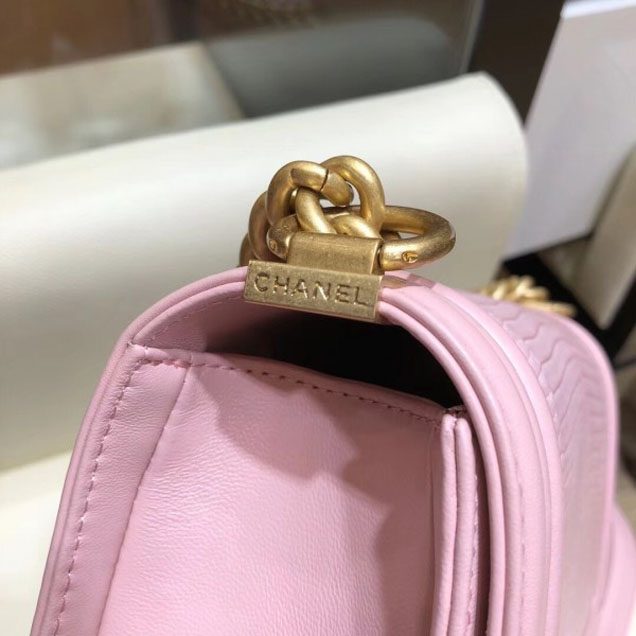 Chanel Lizard Pattern Boy Flap Shoulder Medium Bag Pink