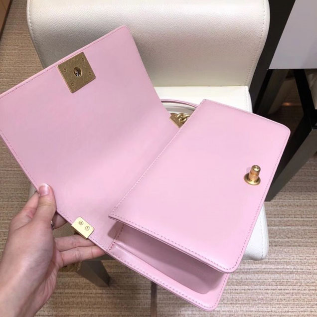 Chanel Lizard Pattern Boy Flap Shoulder Medium Bag Pink