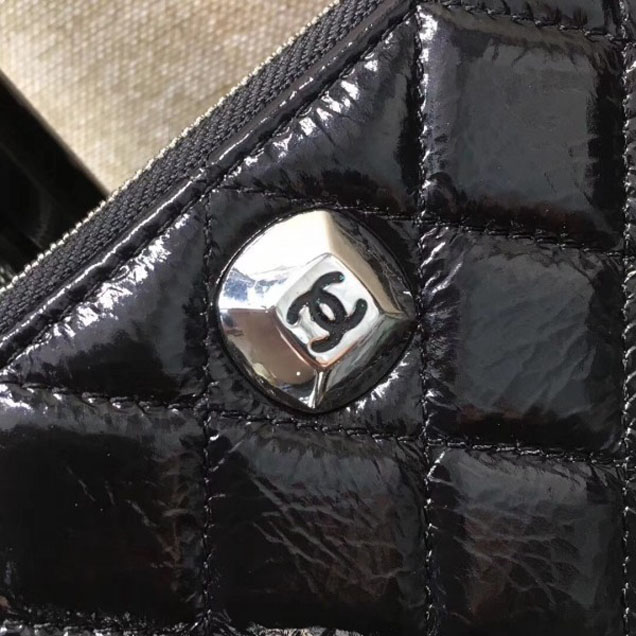 Chanel Metallic Aged Lambskin Clutch Bag with Chain A84509 Black 2018