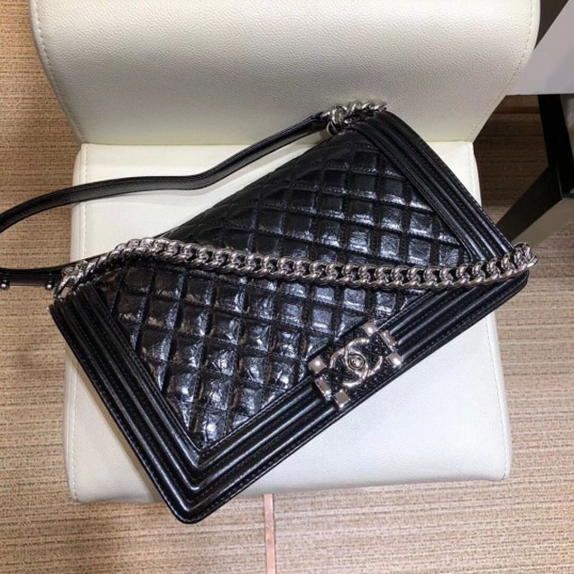 Chanel New Medium Metallic Crumpled Waxy Leather Resin Boy Flap Shoulder Bag Black
