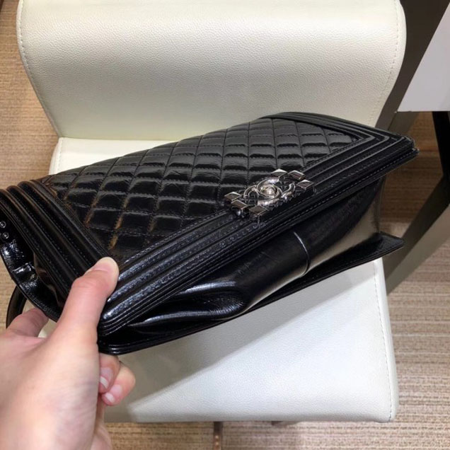 Chanel New Medium Metallic Crumpled Waxy Leather Resin Boy Flap Shoulder Bag Black