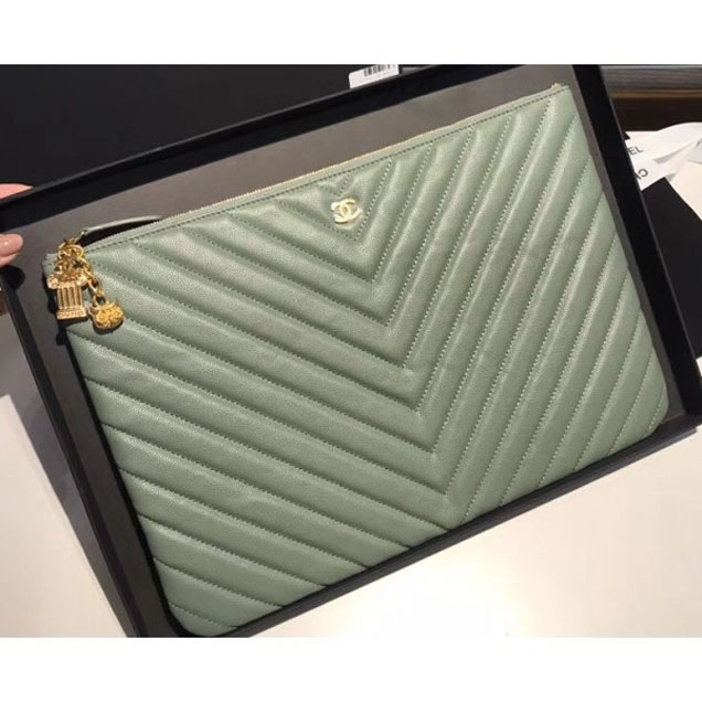 Chanel Caviar Leather Owl Charms Chevron Pouch Clutch Large Bag A82545 Green 2018