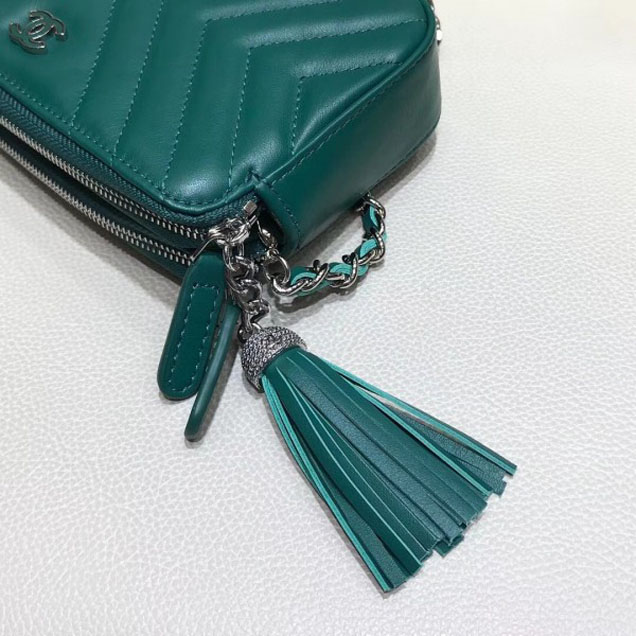 Chanel Fringe Calfskin Chain Clutch Bag A84443 Green 2018