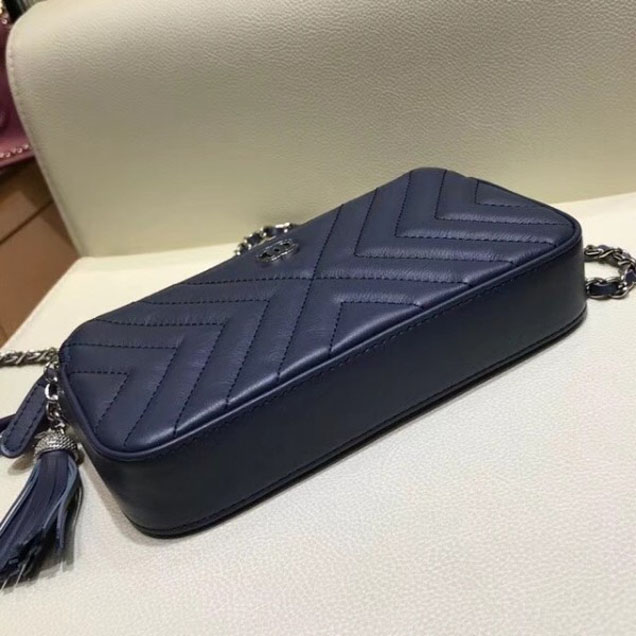 Chanel Fringe Calfskin Chain Clutch Bag A84443 Navy Blue 2018