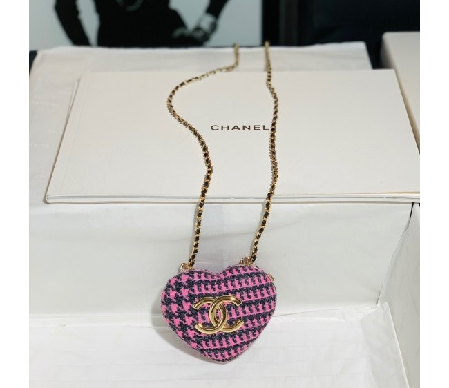 Chanel Tweed Heart Clutch Bag with Chain Pink 2022