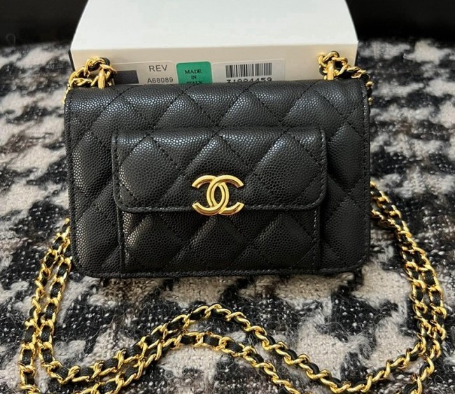 Chanel Grained Calfskin Clutch with Chain A68089 Black 2022