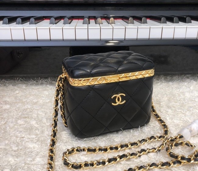 Chanel Lambskin Small Vanity Clutch with Chain and Metal Trim AP2717 Black 2022