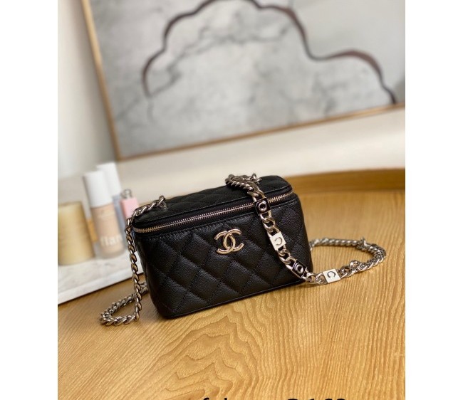 Chanel Grained Calfskin Vanity Clutch with Coco Chain Black 2022 81194