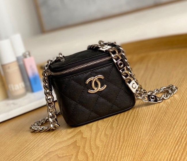 Chanel Grained Calfskin Small Vanity Clutch with Coco Chain AP2198 Black 2022 81193