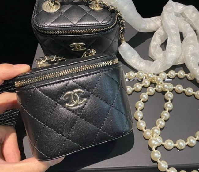 Chanel Lambskin Small Vanity with Pearl AS2581 Black 2022