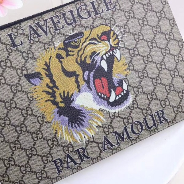 Gucci Tiger Print GG Supreme Pouch 473904