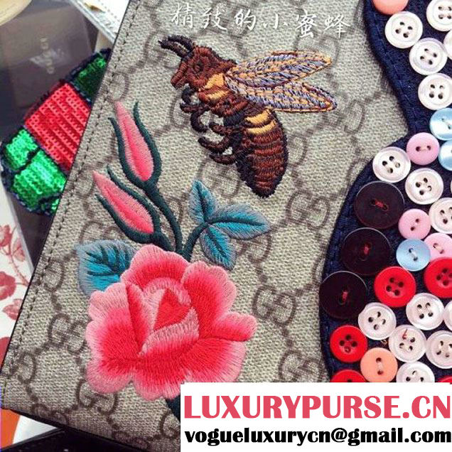Gucci Embellished Fasteners GG Supreme Clutch 2016 (SPM-6081114 )