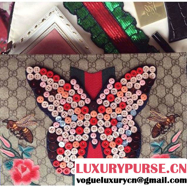 Gucci Embellished Fasteners GG Supreme Clutch 2016 (SPM-6081114 )