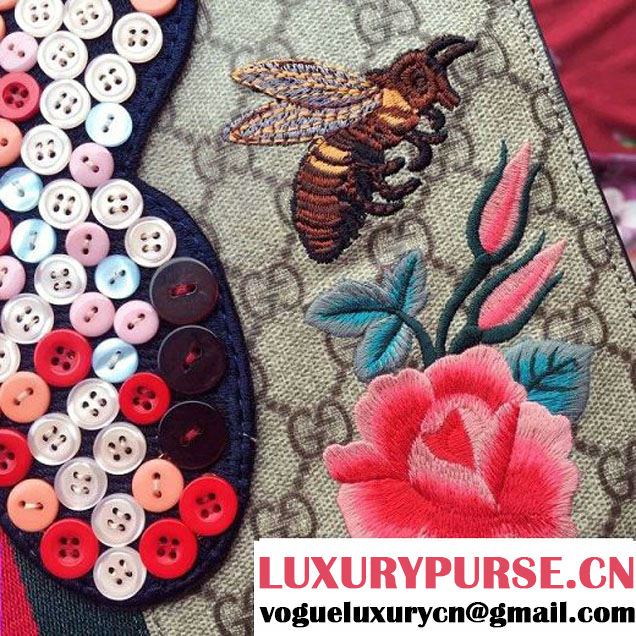 Gucci Embellished Fasteners GG Supreme Clutch 2016 (SPM-6081114 )