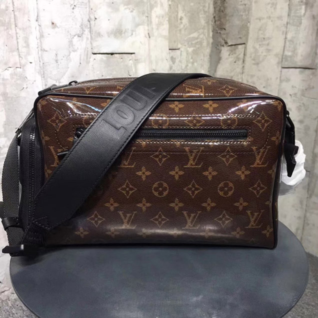 Louis Vuitton Monogram Glaze Canvas Camera Bag 2018