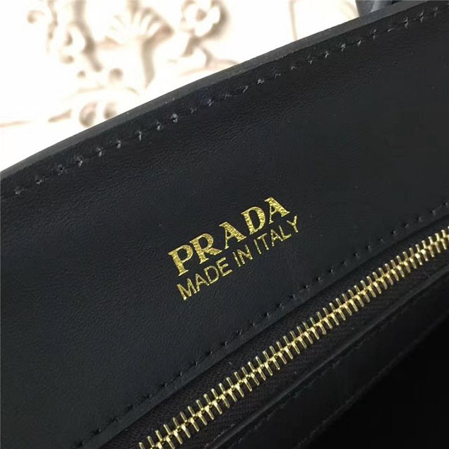 Prada Bibliotheque Tote Bag 26cm Calfskin Leather Fall Winter 2017 Bag Collection Black Red