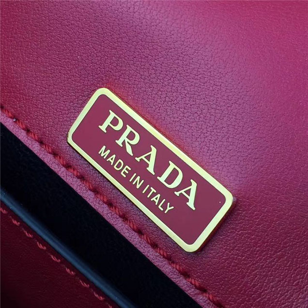 Prada Pionnière Belt Bag 16cm Calfskin Leather Fall Winter 2017 Bag Collection Red Black