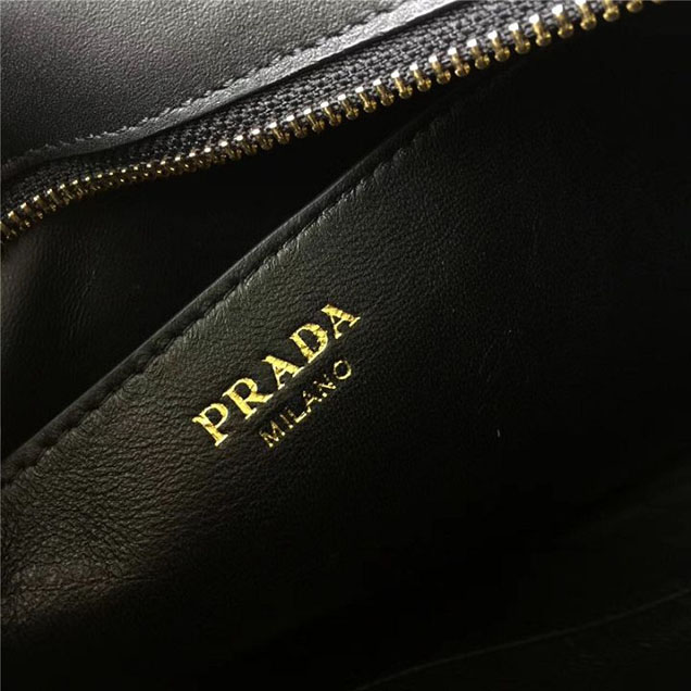 Prada Esplanade Saffiano Shoulder Bag 22cm 1BH049 Calfskin Leather Fall Winter 2017 Bag Collection Black Red
