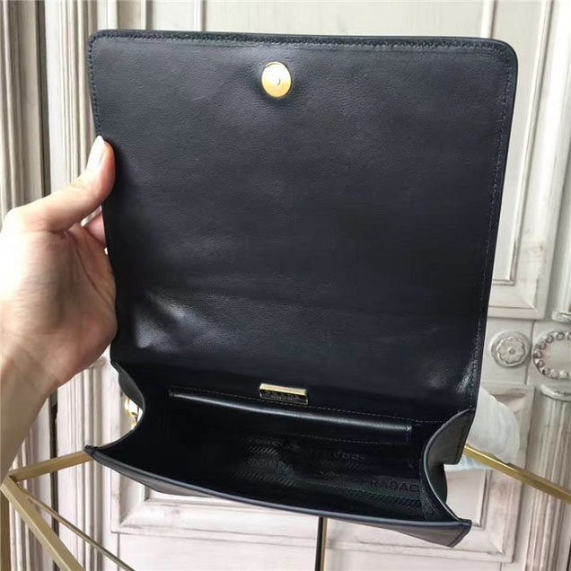 Prada Esplanade Saffiano Shoulder Flap Bag 22cm 1BH049 Calfskin Leather Fall Winter 2017 Bag Collection Black Red