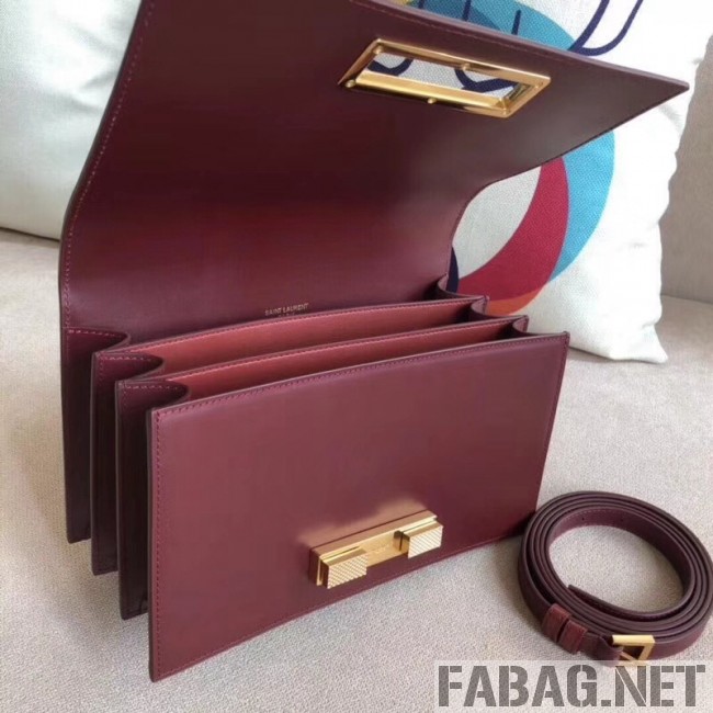 Saint Laurent Domino Medium in Smooth Leather 5387910 Burgundy 2018 (A-8111309 )