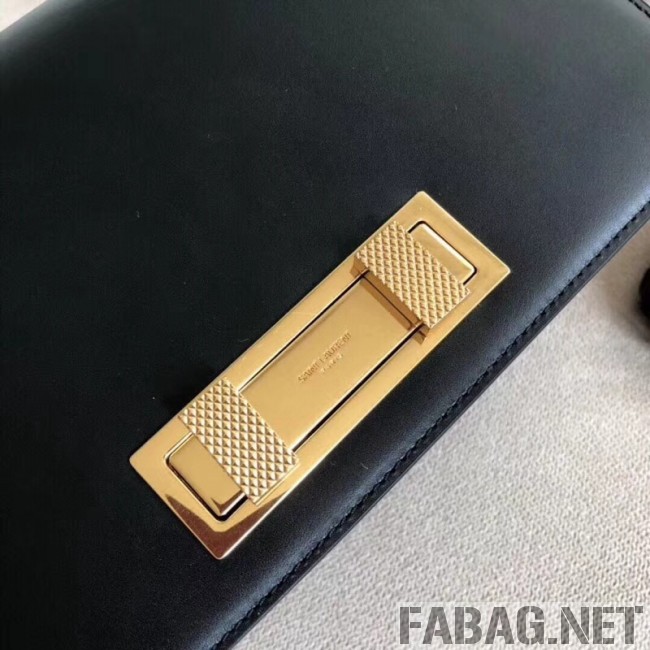 Saint Laurent Domino Medium in Smooth Leather 5387910 Black 2018 (A-8111310 )